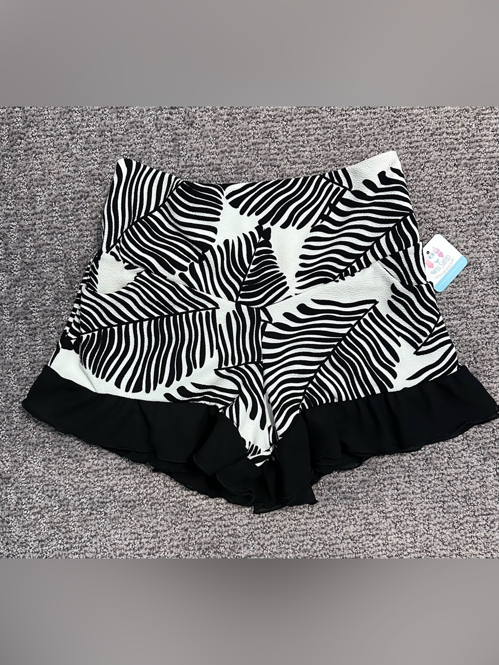 Nicolita  Black & White Tropical Leaf High-Waist Ruffle Shorts Cover-up, Size L